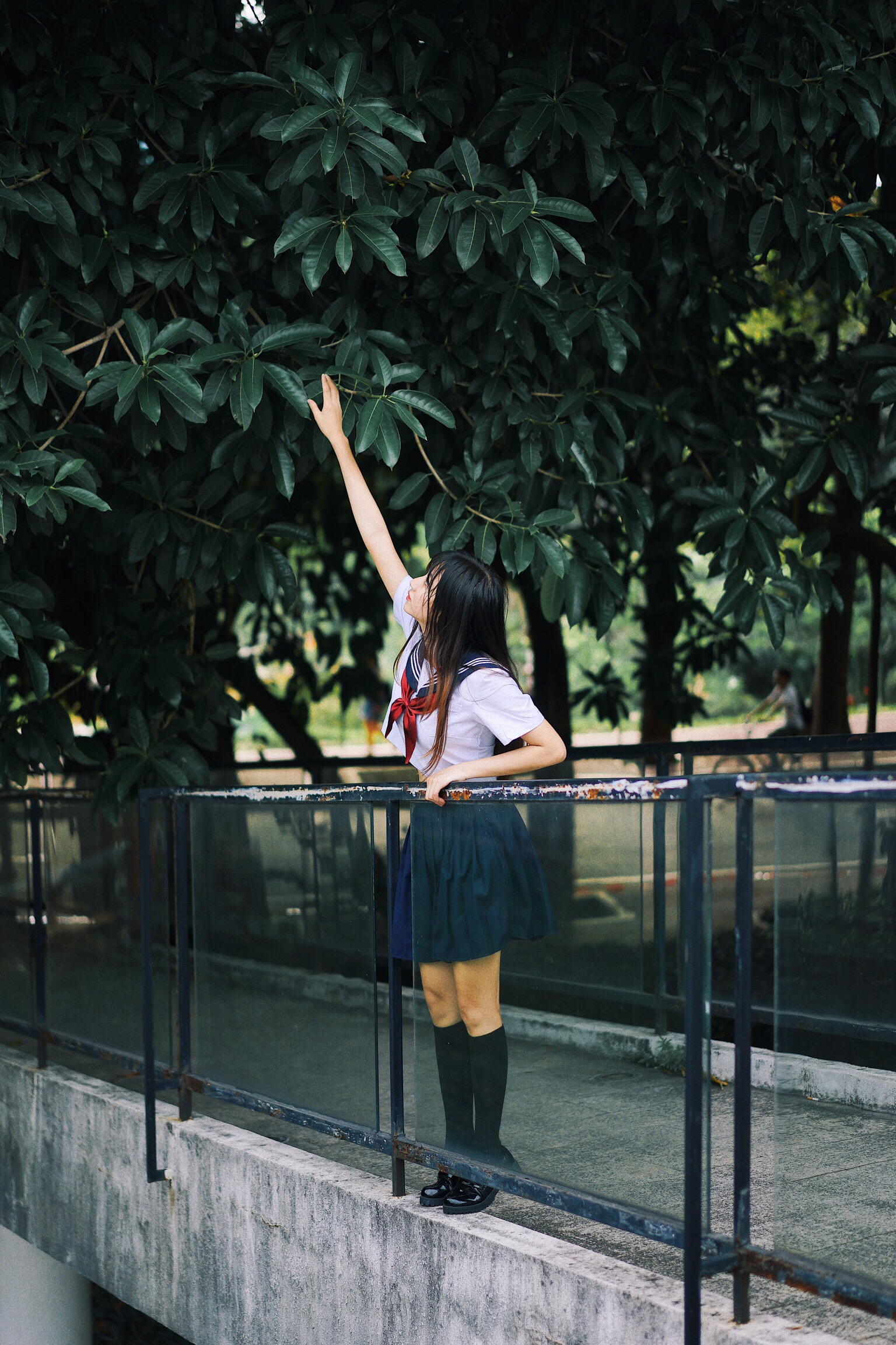 校服的裙摆