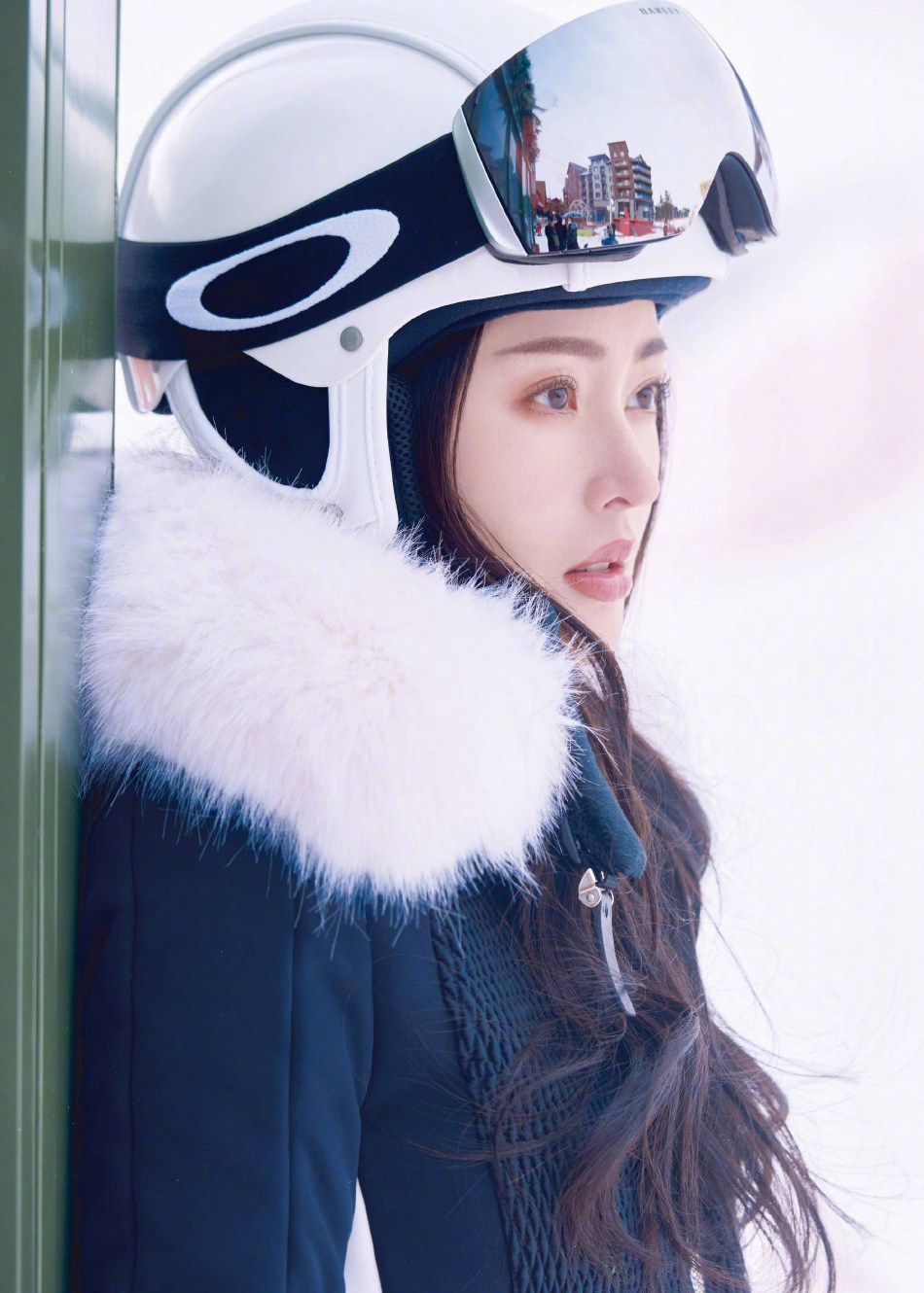 张天爱滑雪造型化身雪中仙子写真  第9张