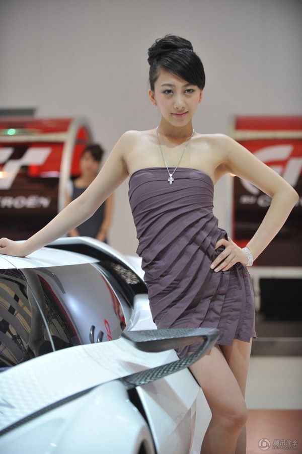 2010上海车展模特第一波  第2张