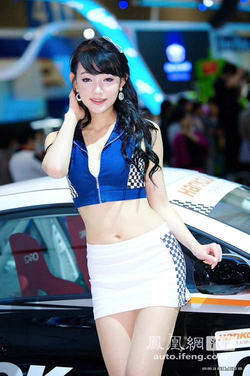 号称小周迅的韩国美女车模  第13张