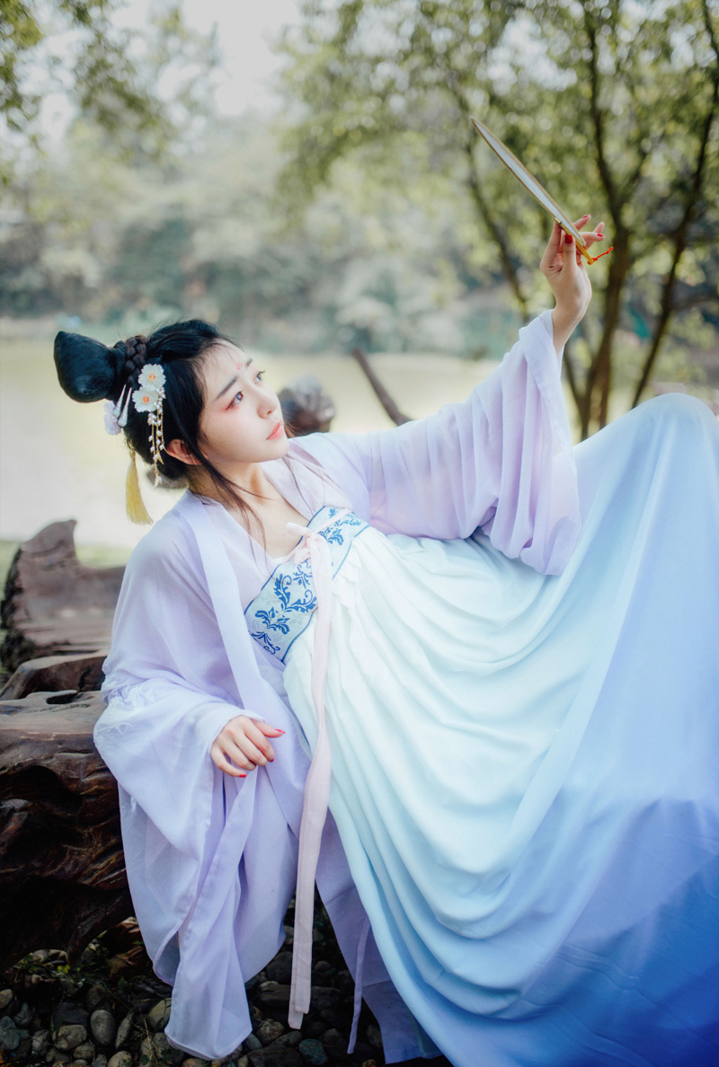 古装少女凉亭优雅写真气质逼人  第3张
