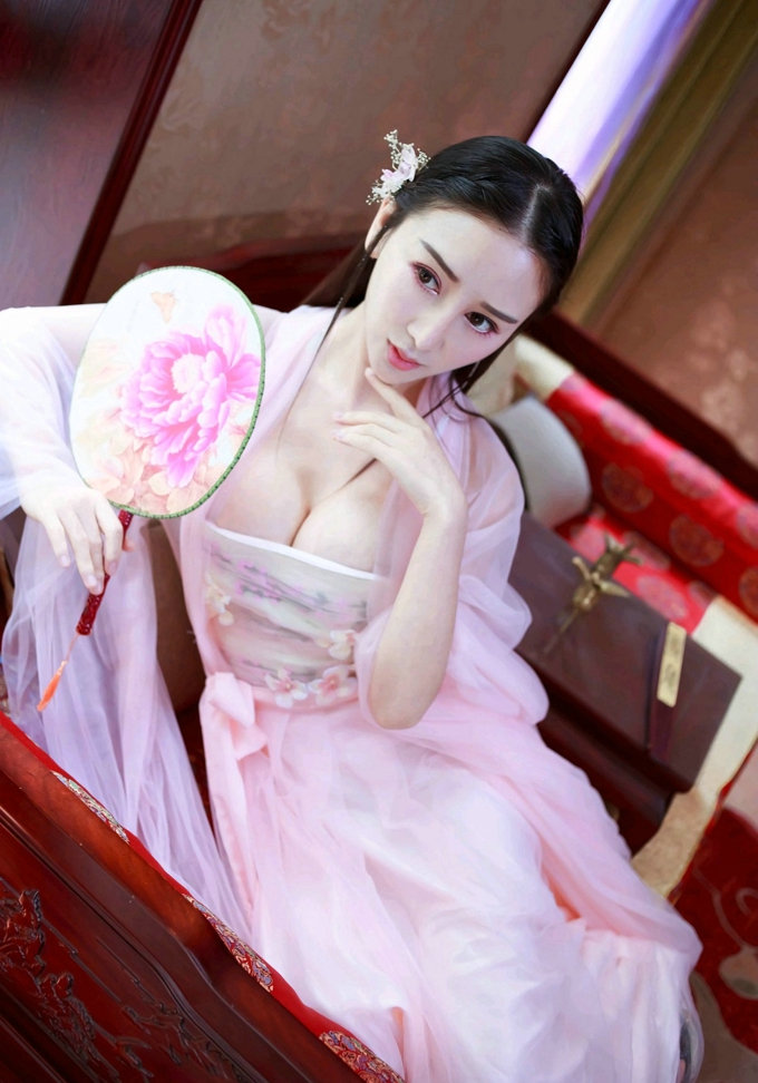 邹晶晶古装豪乳诱惑迷人写真  第5张