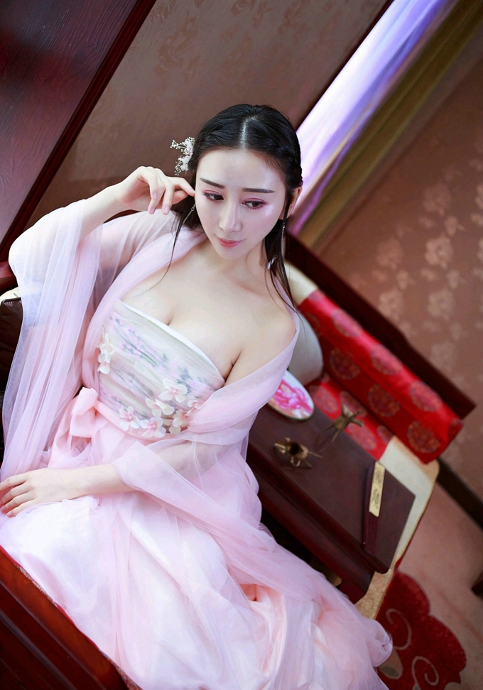 邹晶晶古装豪乳诱惑迷人写真  第6张
