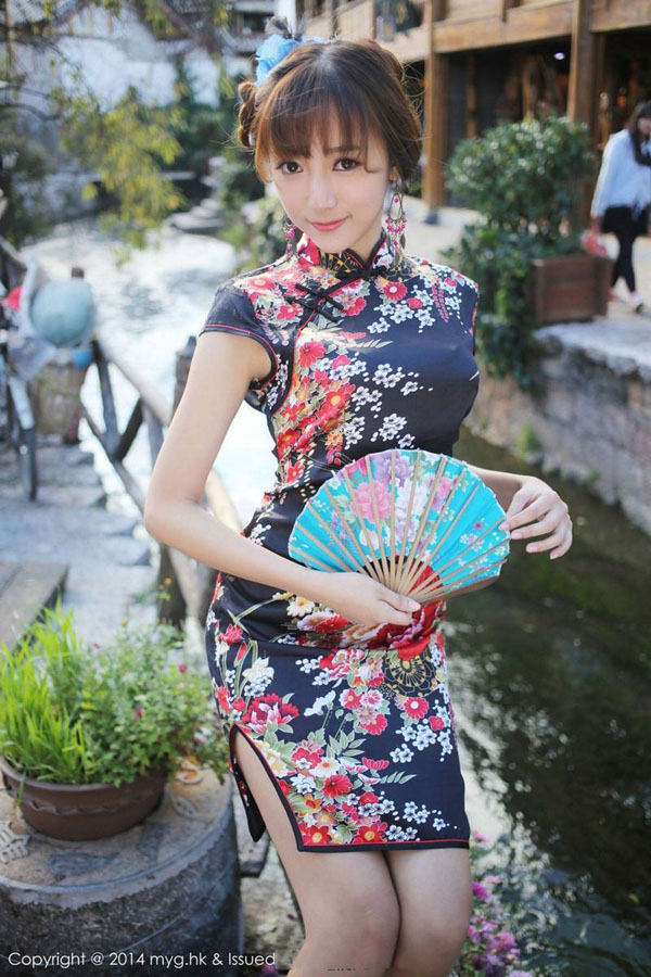 旗袍姑娘手持小折扇性感妩媚写真  第9张