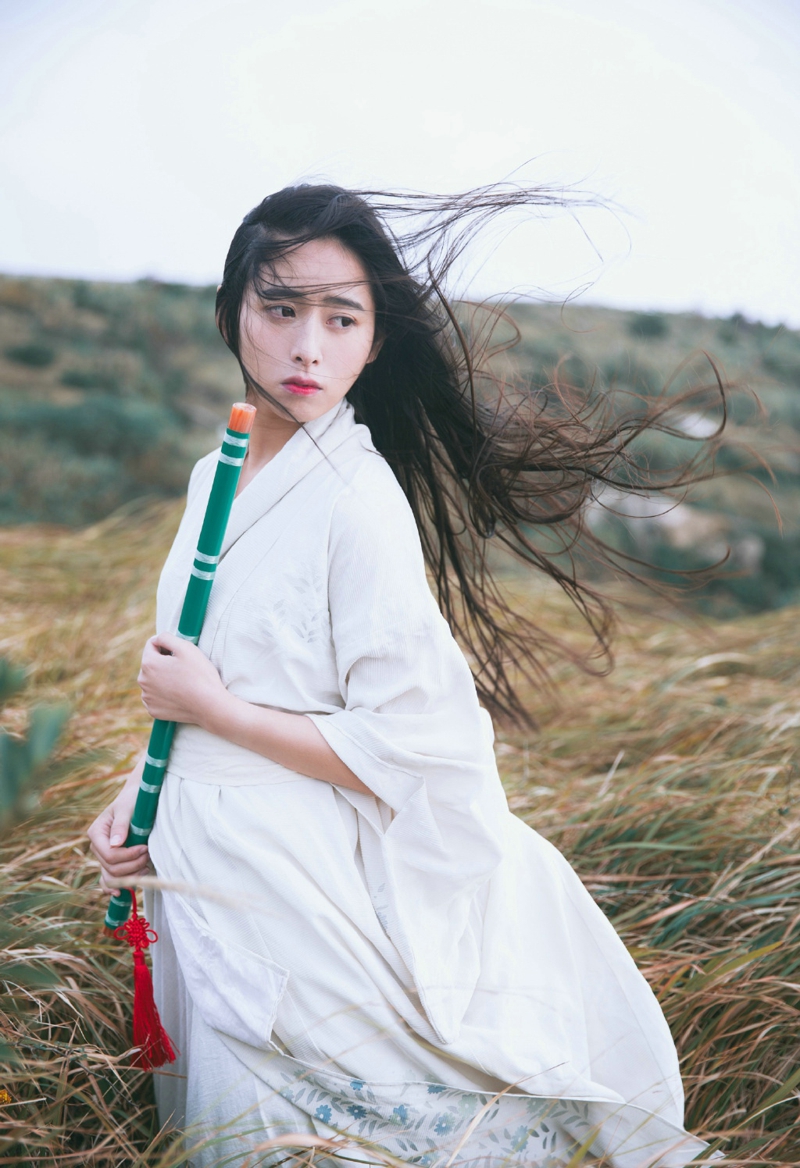 古风美女古装长笛野外长发飘逸  第5张