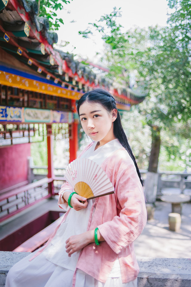 古装美女纯净温婉如玉