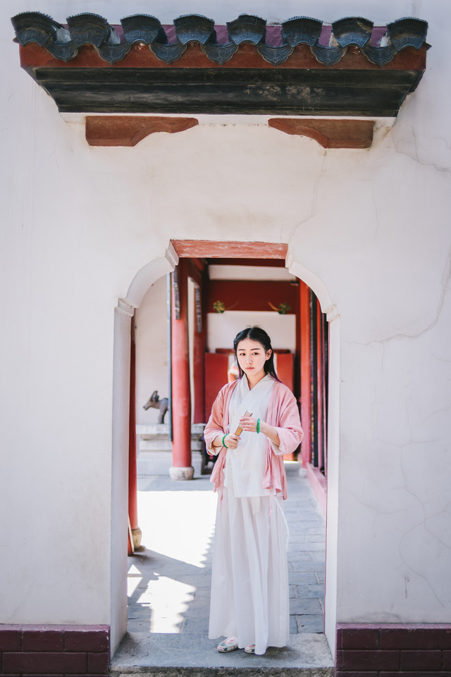 古装美女纯净温婉如玉  第4张