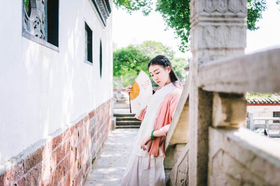 古装美女纯净温婉如玉  第5张