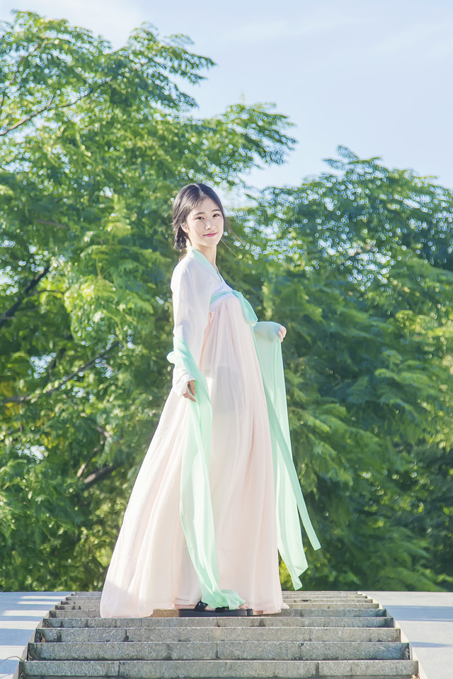 古装美女温润如玉大家闺秀  第3张