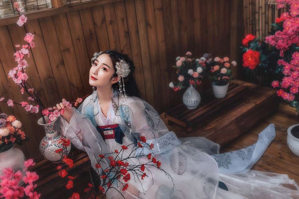 气质典雅的古装美女唯美文艺古风摄影写真  第7张