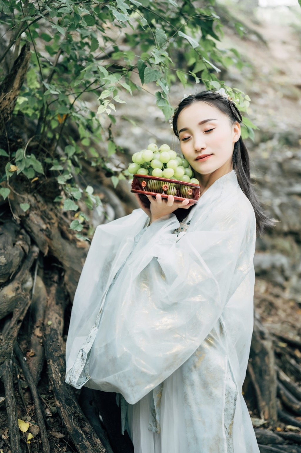 气质清新脱俗的古装美人森系唯美古风摄影图片  第12张