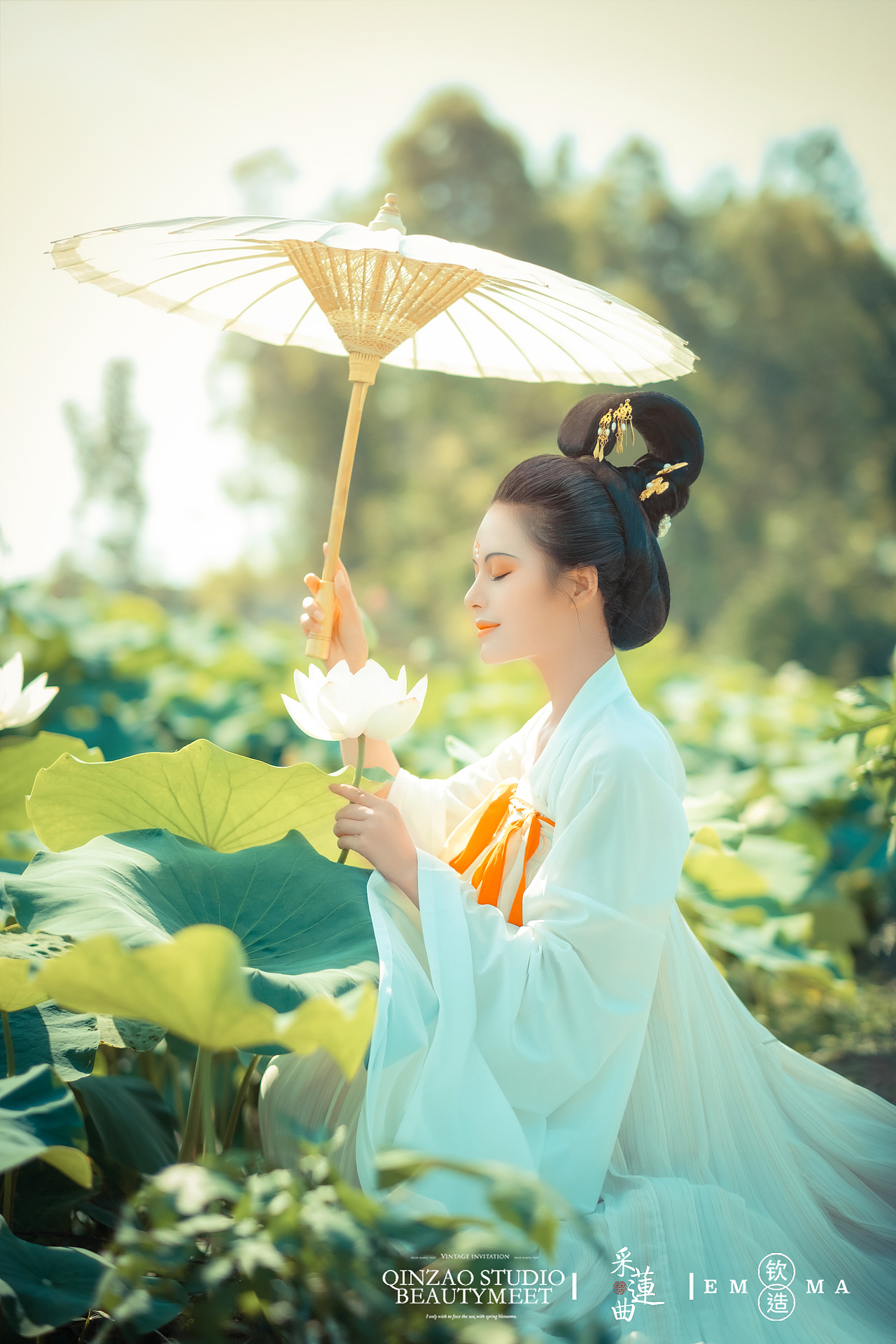 古装美女夏日采莲唯美古风摄影图片  第4张