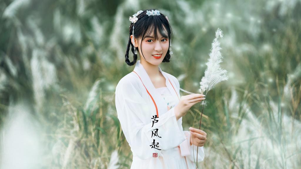 清纯古风美人芦苇荡里养眼汉服图片  第12张