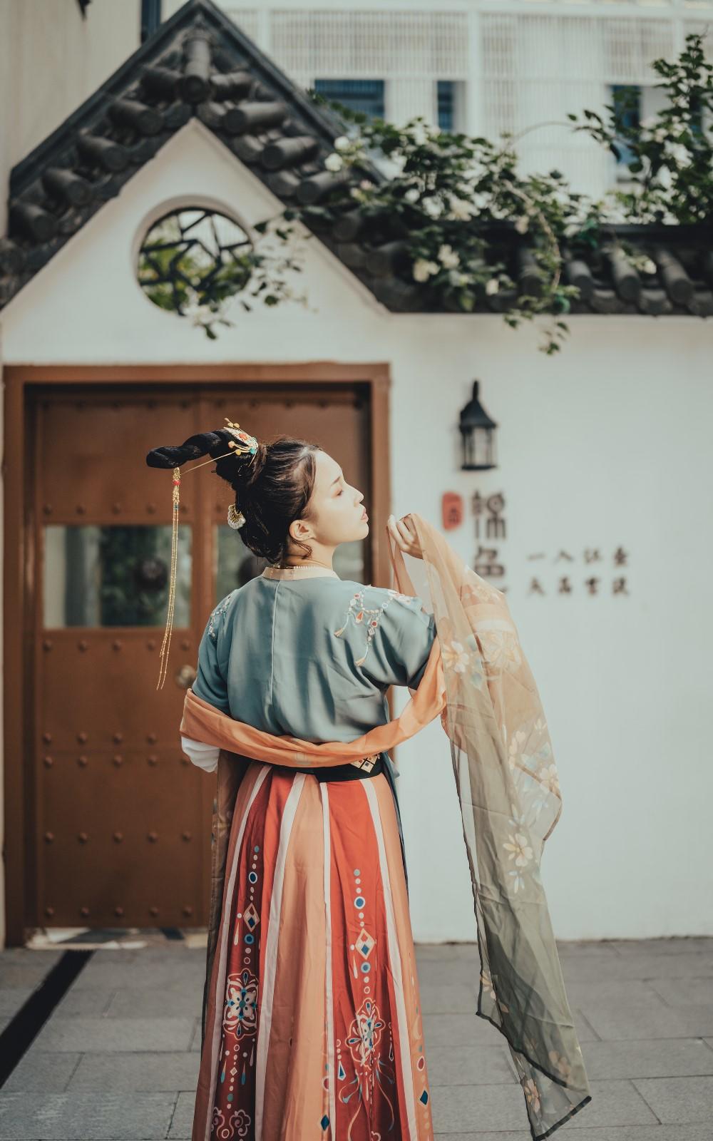 国风古韵敦煌美女翩翩起舞写真  第10张