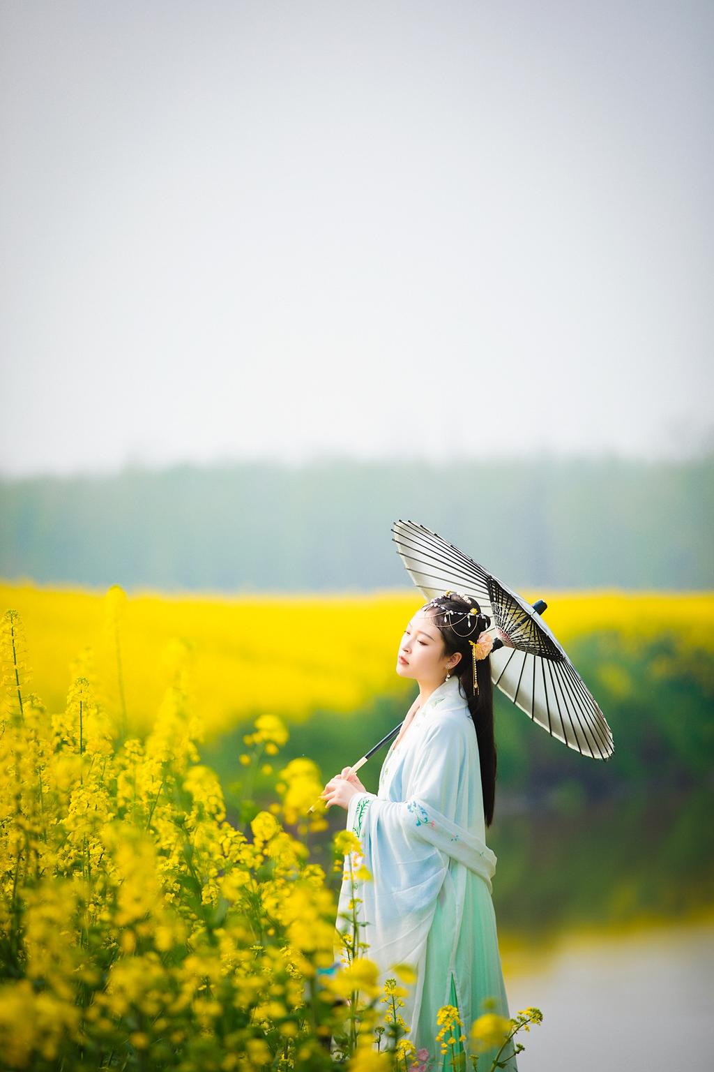 油菜花田汉服美女唯美古风摄影  第8张