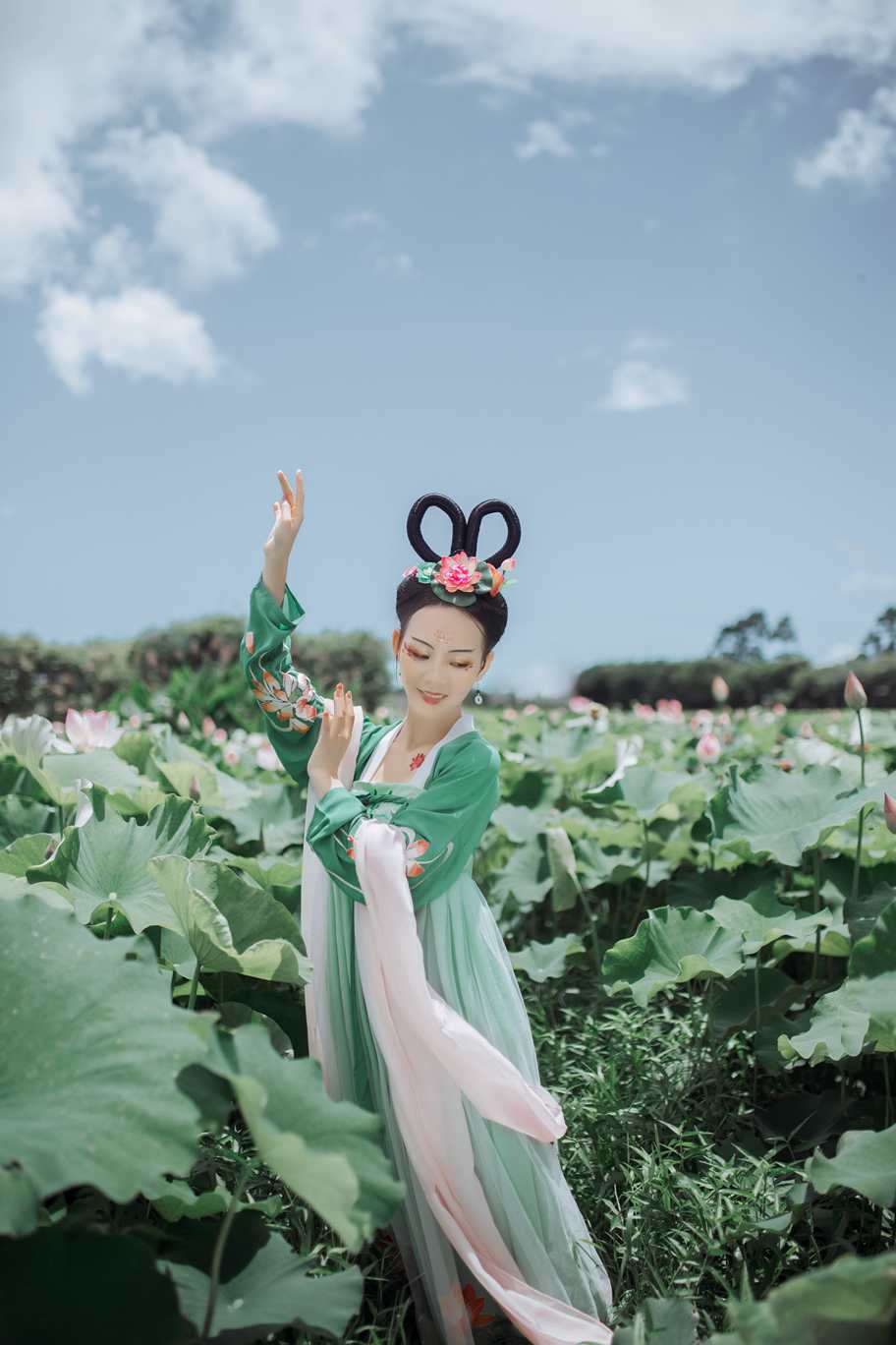 汉服美女荷塘月色唯美古装摄影  第12张