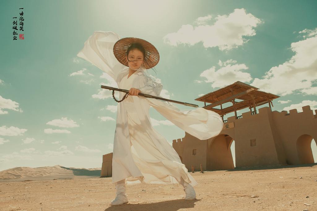 古装美女白衣飘飘英姿飒爽图片  第5张