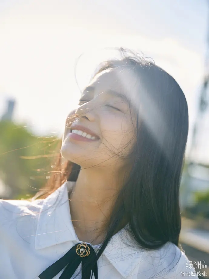 美女校花张婧仪清纯阳光写真  第3张
