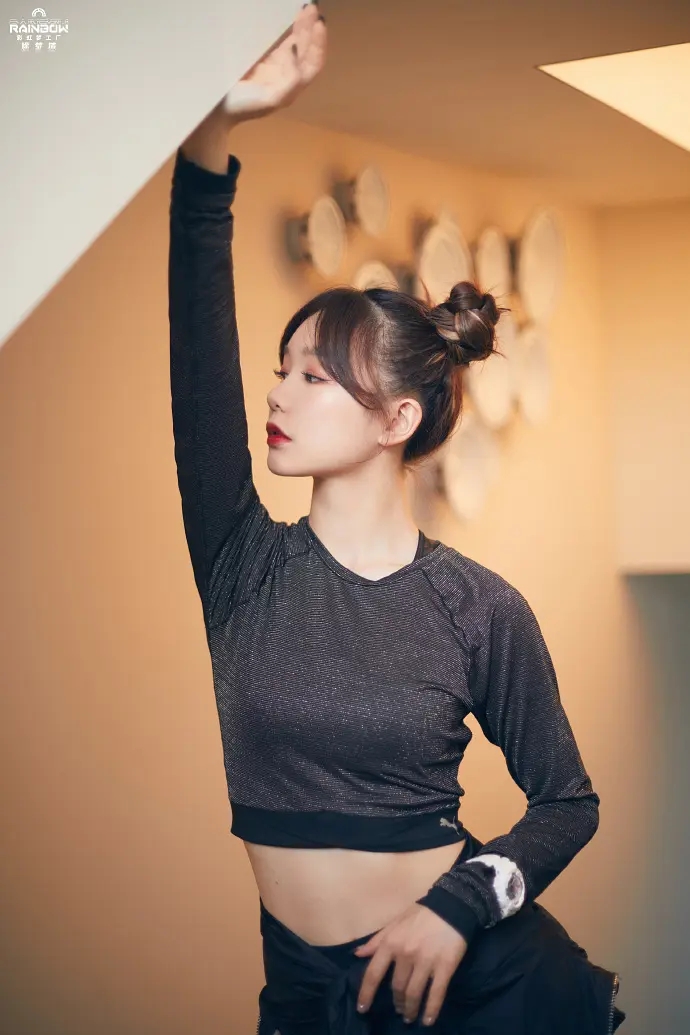 徐梦洁活力运动装写真摄影  第6张