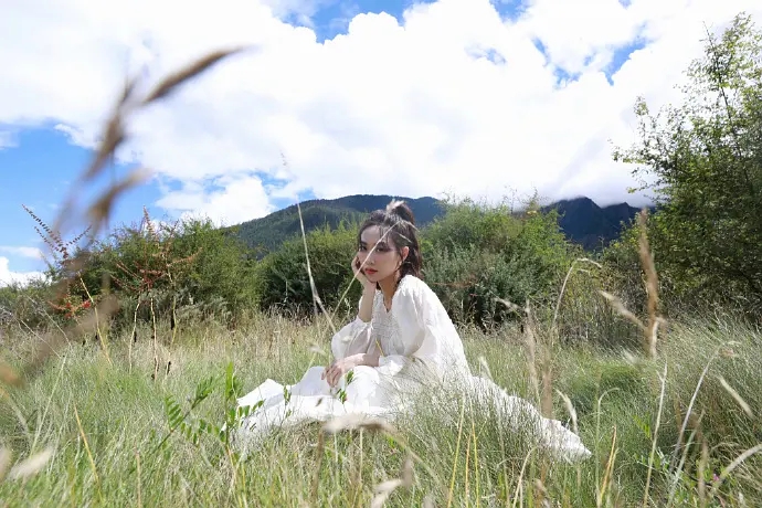 气质女明星王霏霏长裙性感写真  第7张