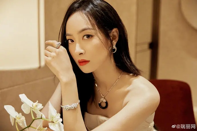 金鹰女神宋茜优雅知性美写真  第3张