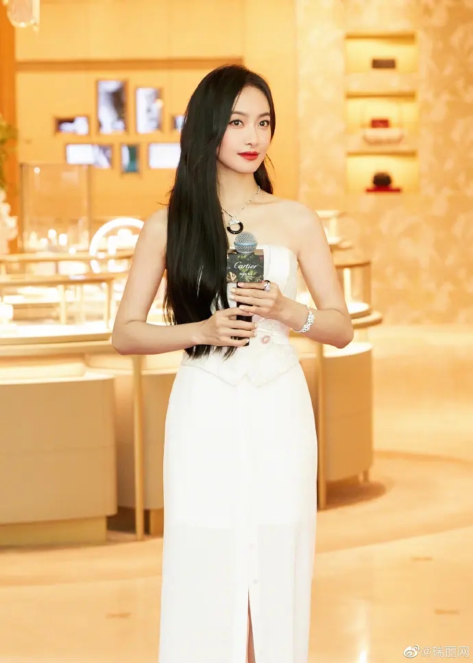 金鹰女神宋茜优雅知性美写真  第4张