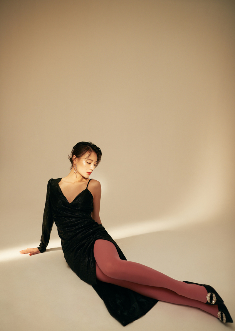 毛林林性感妩媚写真图片  第3张