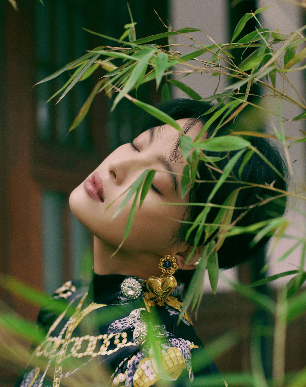 辛芷蕾复古静谧写真图片  第2张