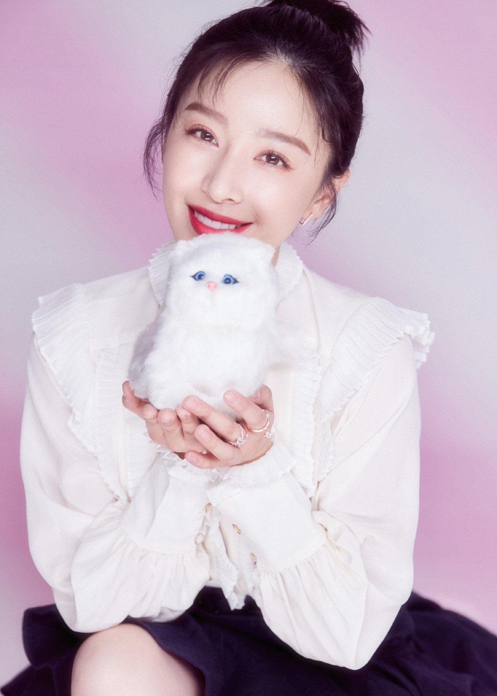 阚清子俏皮甜美风性感图片  第4张