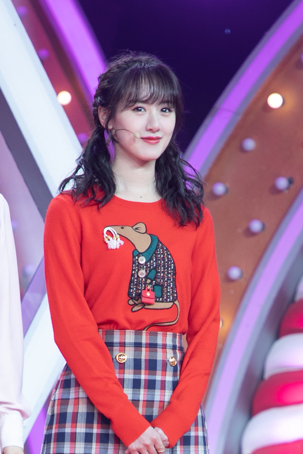 袁冰妍春节甜美活动照图片  第4张