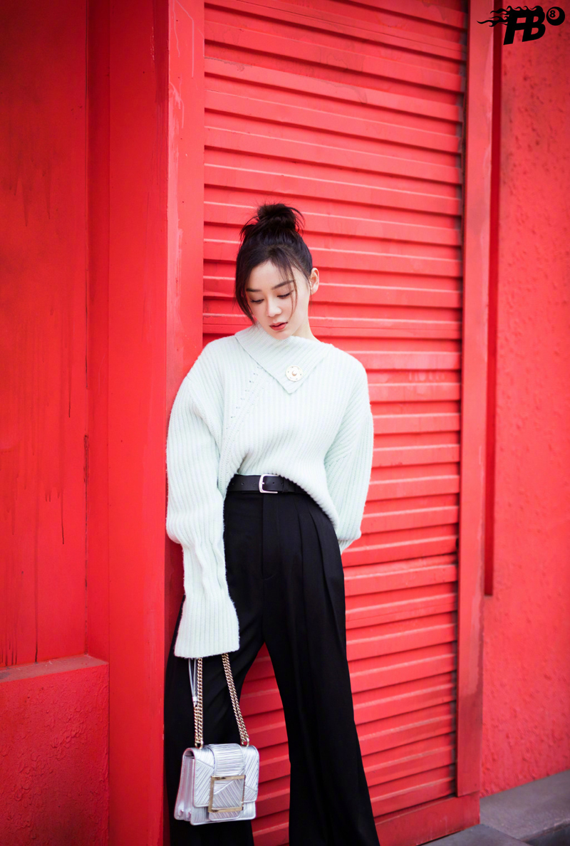 袁姗姗时髦甜美街拍图片  第3张