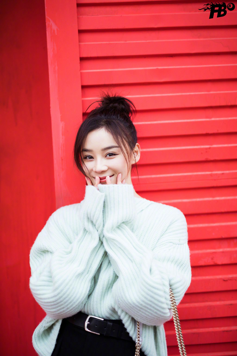 袁姗姗时髦甜美街拍图片  第4张