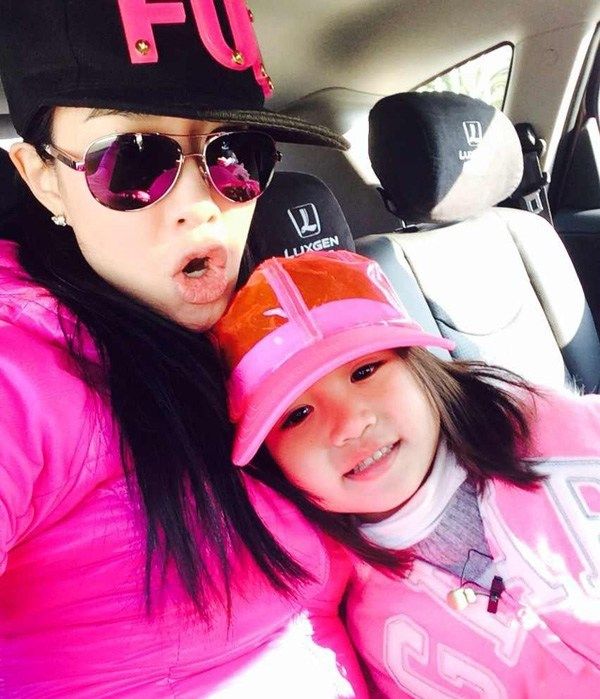 钟丽缇晒与女儿考拉萌照 着亲子装似姐妹  第3张