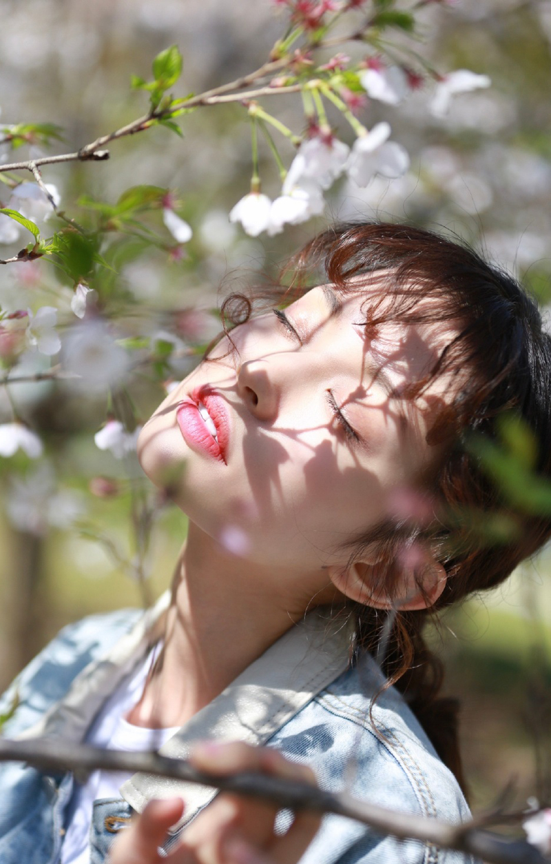 盖玥希休闲随性户外写真图片  第4张