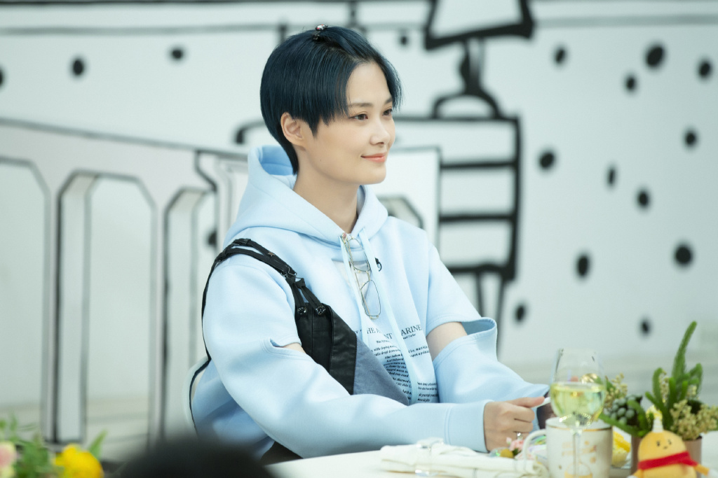 李宇春清新干练活动图片  第2张