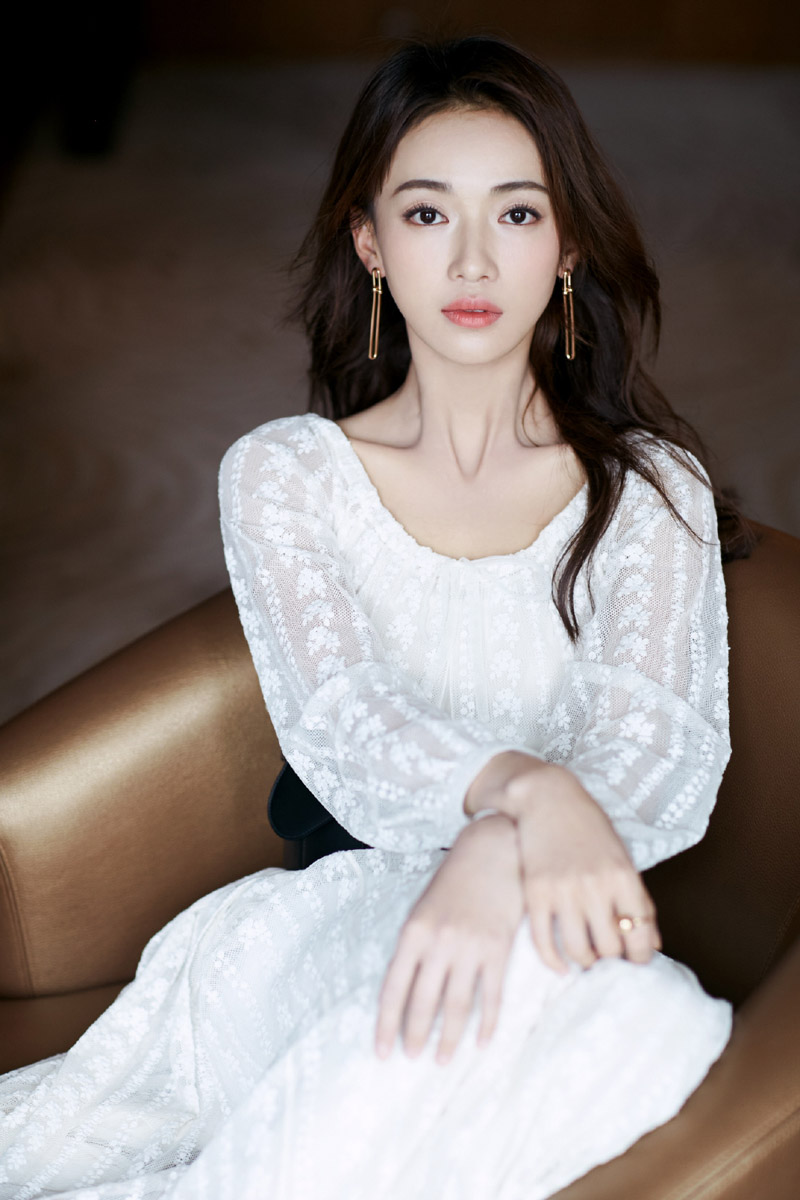 吴谨言温婉迷人活动写真图片  第3张