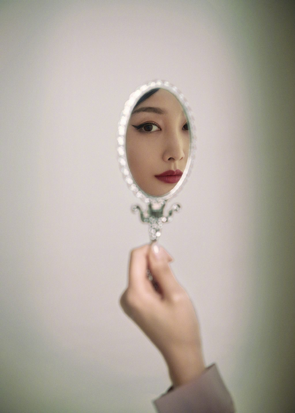 李纯复古波浪文艺妩媚写真图片  第5张