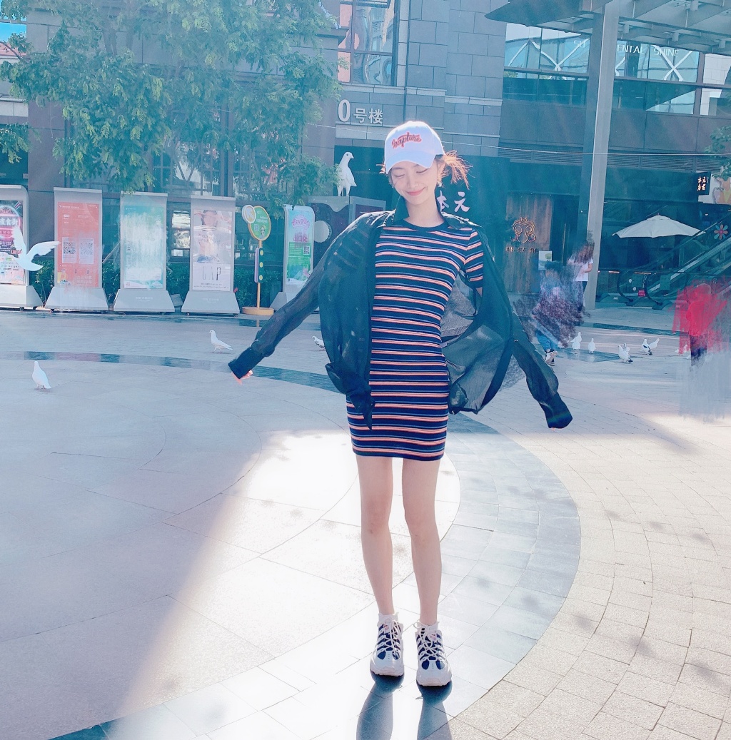 SNH48许佳琪甜美生活照图片  第2张