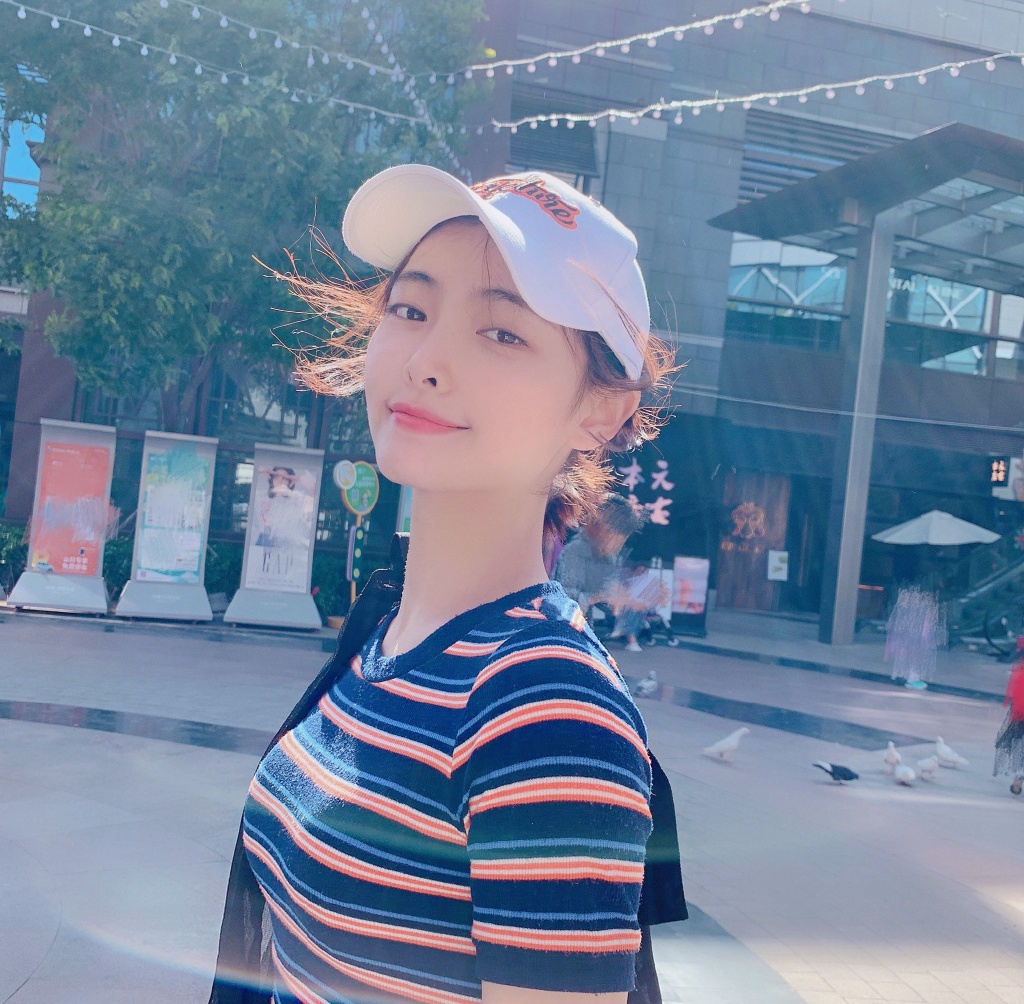 SNH48许佳琪甜美生活照图片  第2张