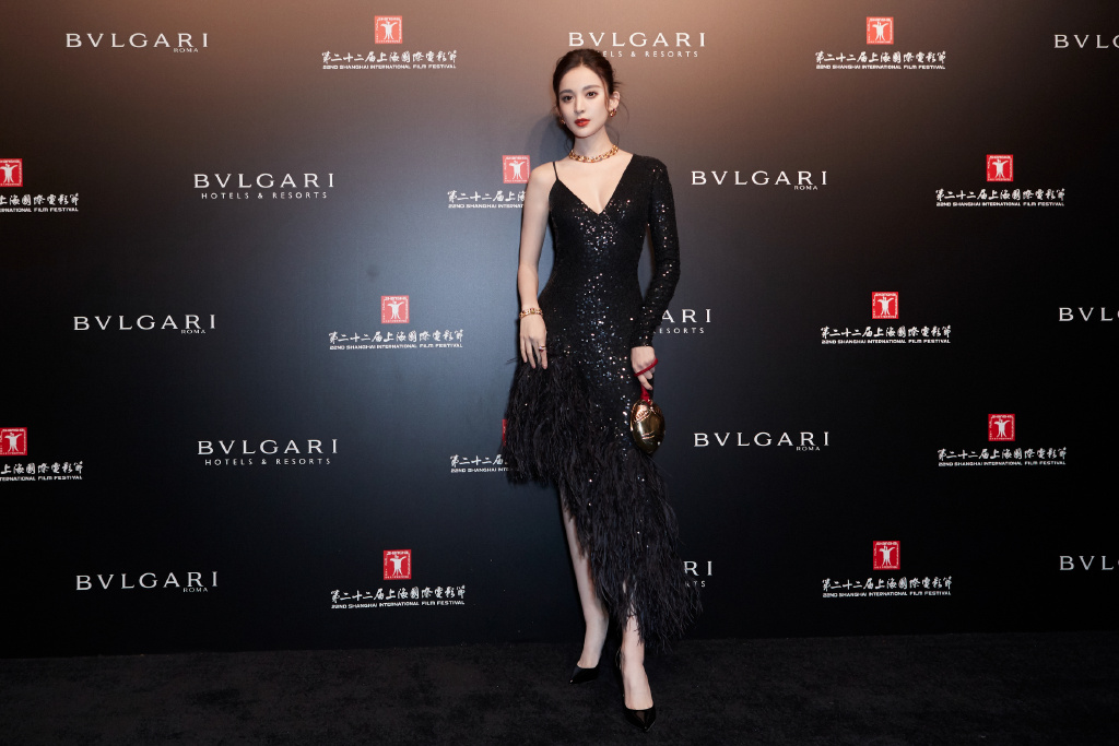 古力娜扎性感优雅活动图片  第2张