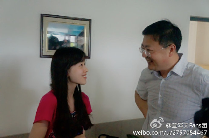 章泽天大学献血旧照，青涩可人的奶茶妹妹，还是熟悉味道~ ​​​​  第11张