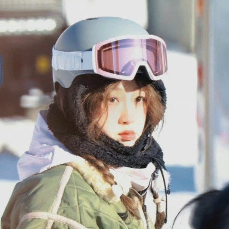 虞书欣户外写真 雪地里的奶团子  第5张