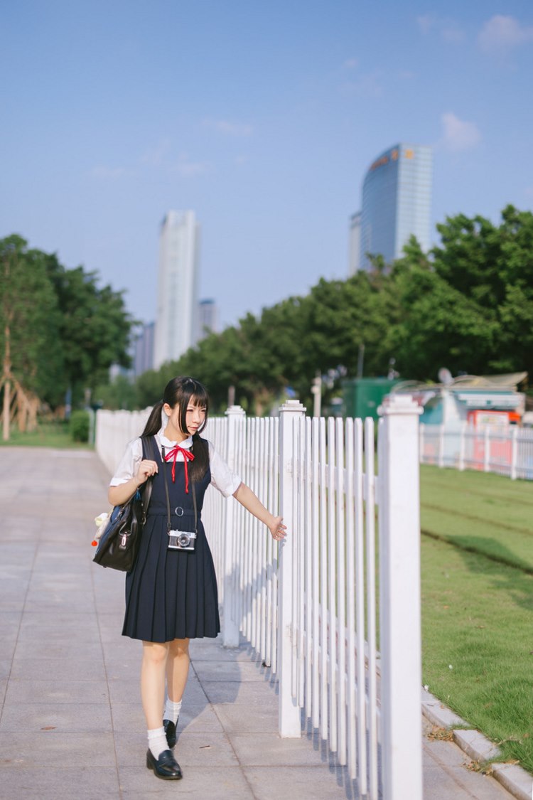 日本可爱漂亮美女街拍清纯制服学生妹写真图片  第18张