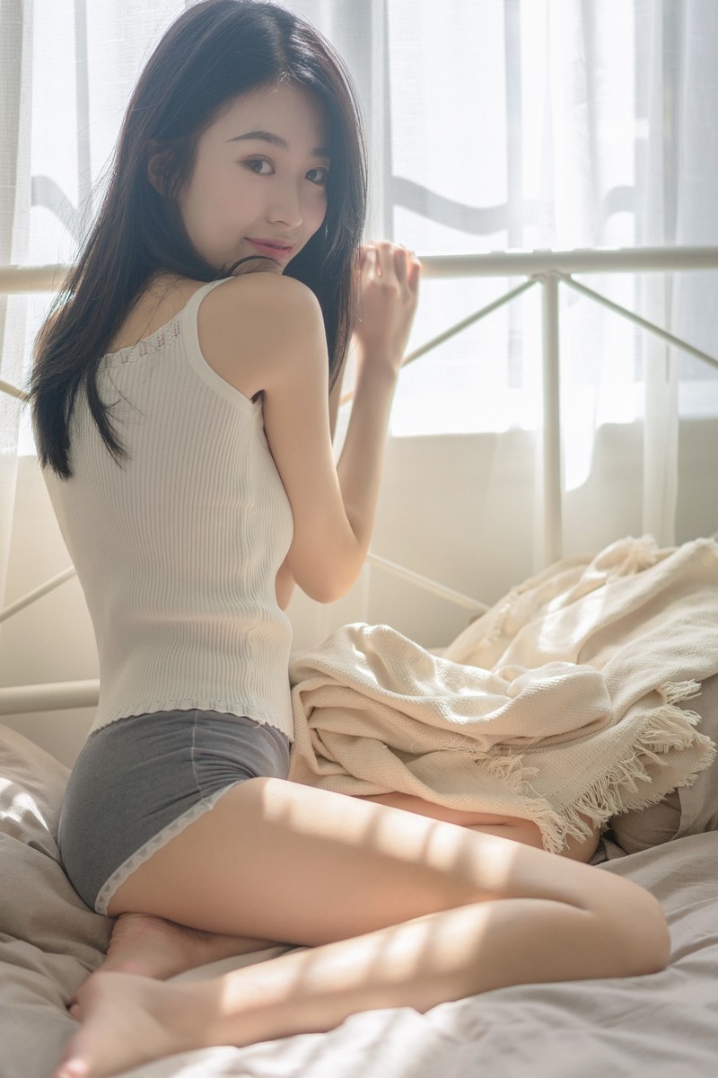 半熟少女酥胸长腿翘臀养眼美女尤物清纯诱人写真图片  第3张