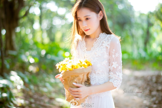 森系自然气质美女白纱长裙唯美清纯养眼空灵写真  第18张