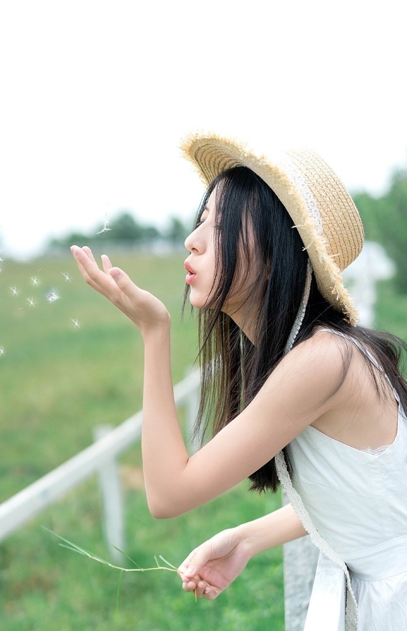 明眸善睐笑靥如花的高颜值女孩夏日清凉唯美养眼美女写真  第8张