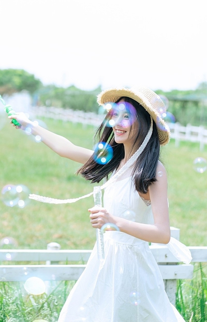 明眸善睐笑靥如花的高颜值女孩夏日清凉唯美养眼美女写真  第9张