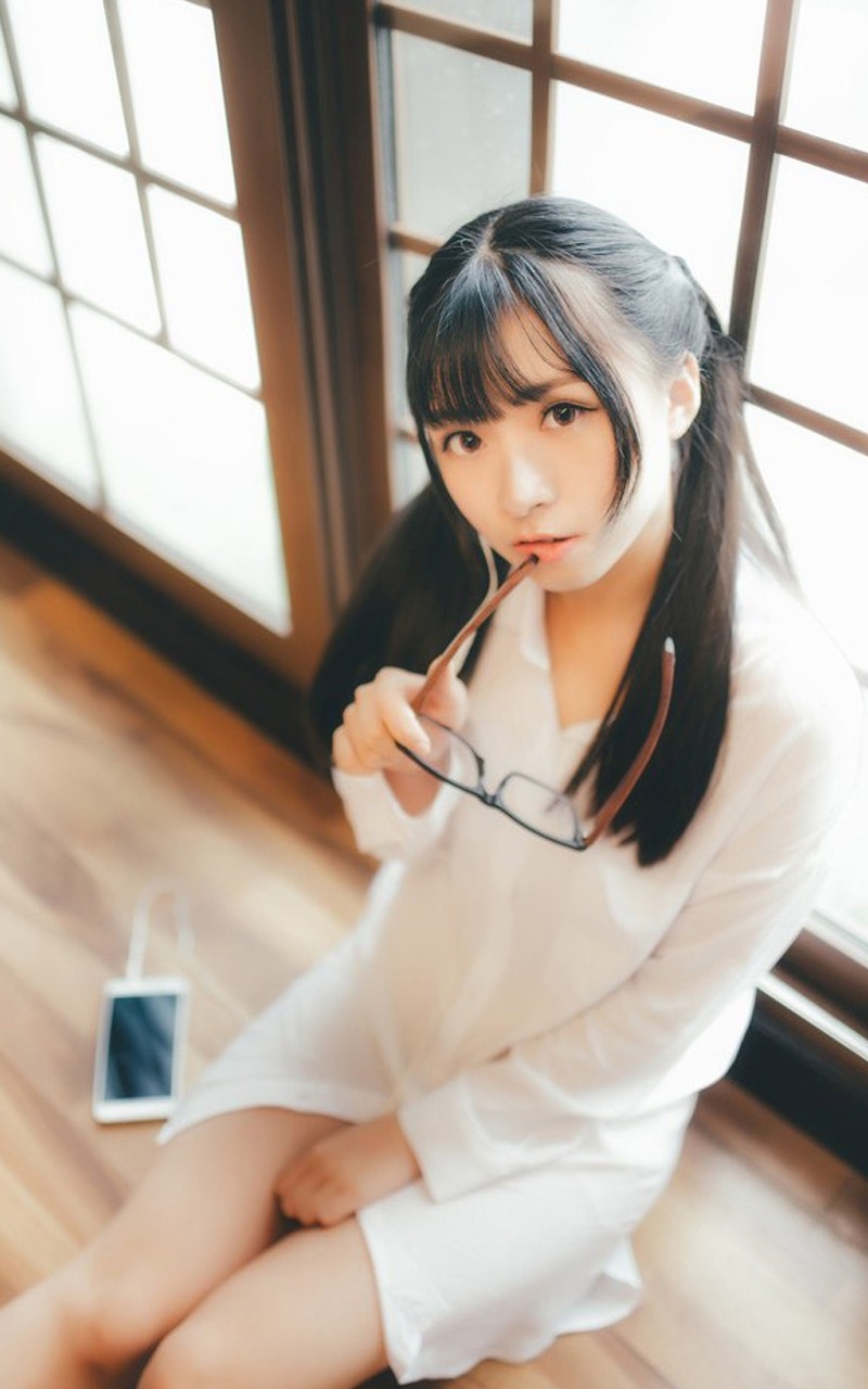 二次元少女齐刘海发型白衬衫大长腿美女私密写真集  第8张