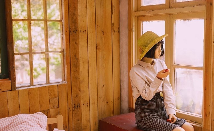 夏日清新短发红唇少女私房纯真笑容写真图片  第7张