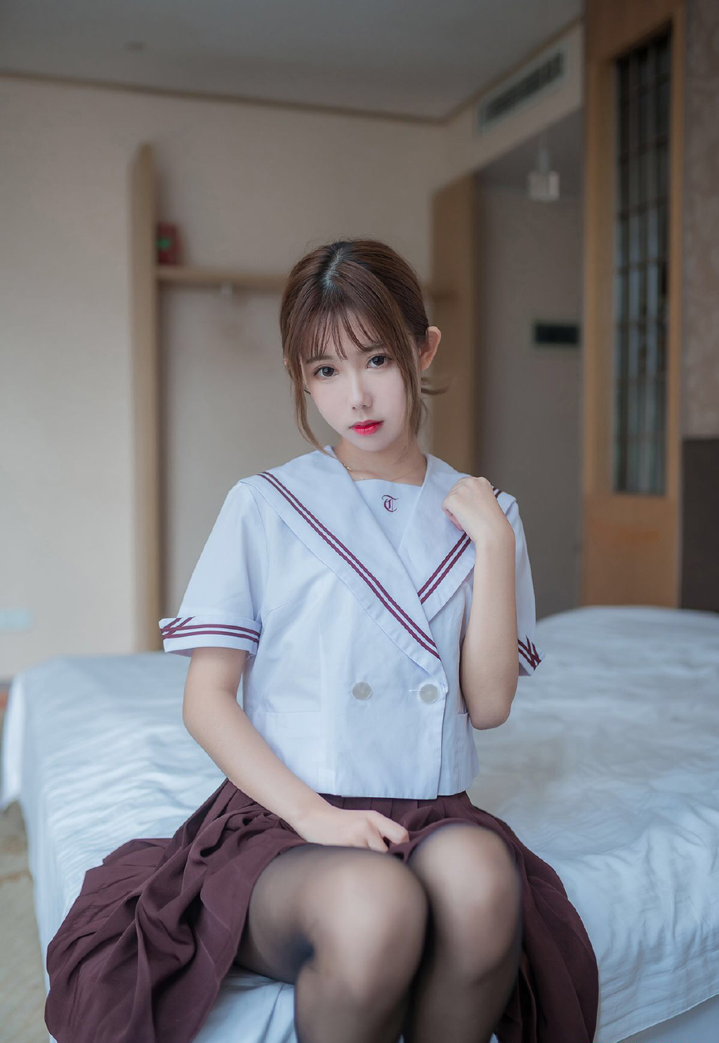 美女校花学生制服黑丝美腿苗条身材美女私密写真集  第6张